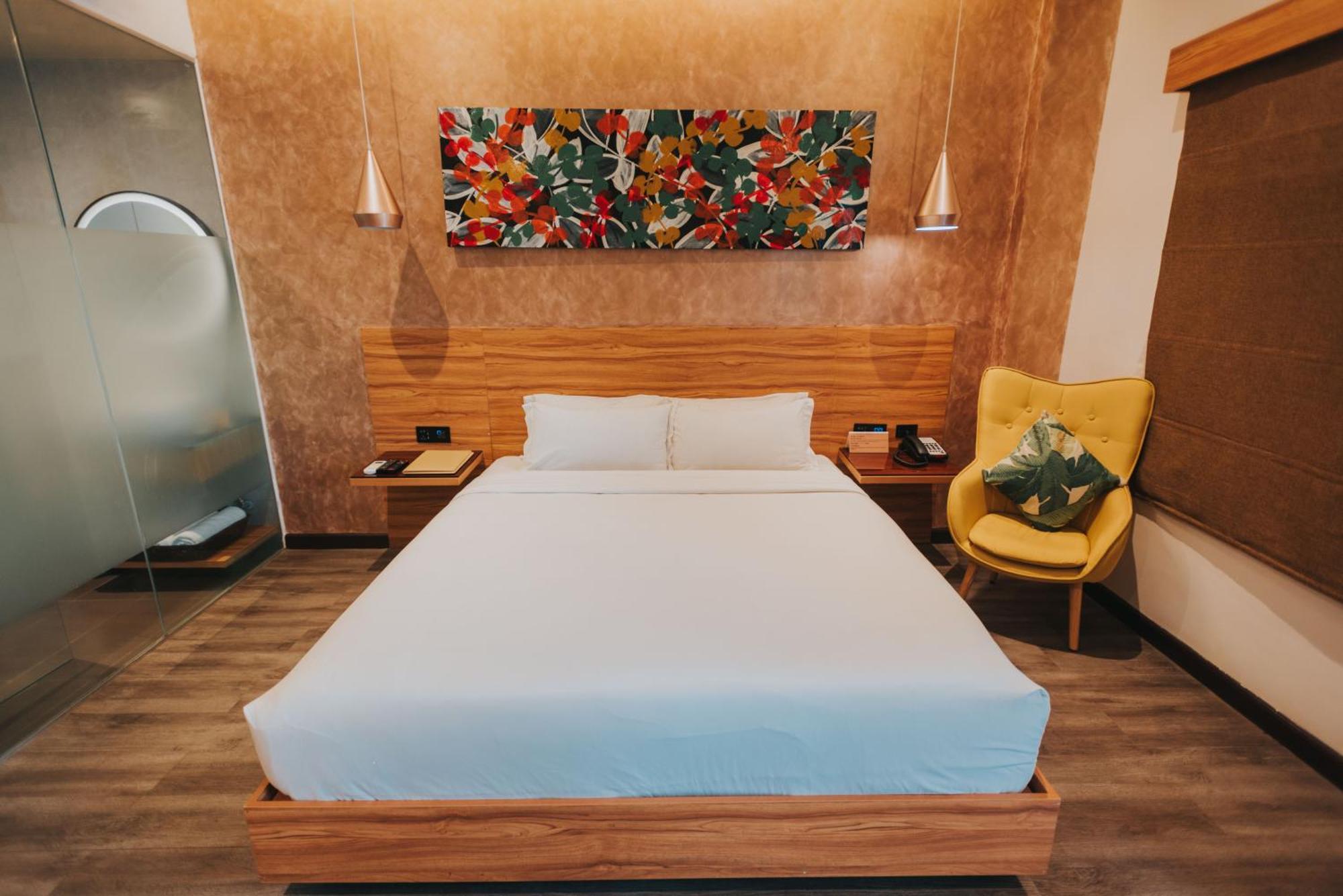 Surestay Plus Hotel By Best Western Ac Luxe Angeles City Exterior foto