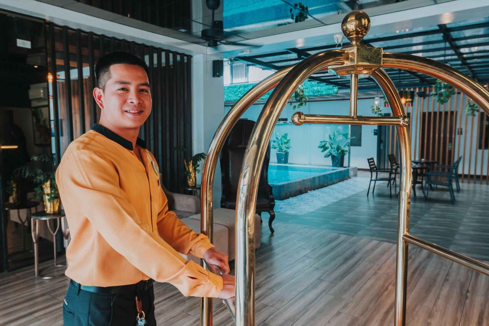 Surestay Plus Hotel By Best Western Ac Luxe Angeles City Exterior foto