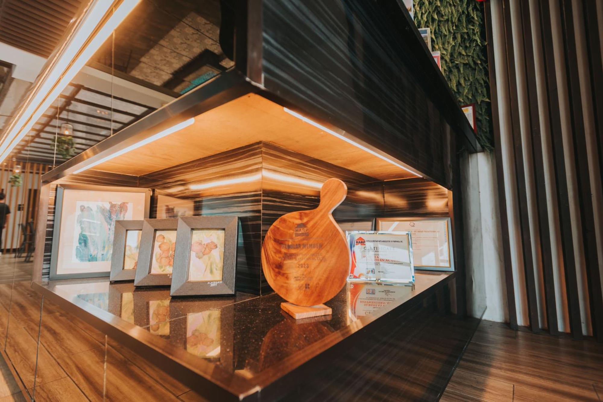 Surestay Plus Hotel By Best Western Ac Luxe Angeles City Exterior foto